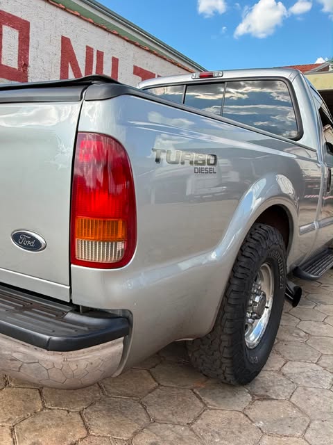 FORD F-250 XLT-L - Imagem 6