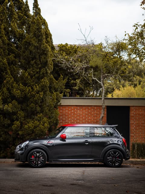 MINI JOHN COOPER WORKS - Imagem 1
