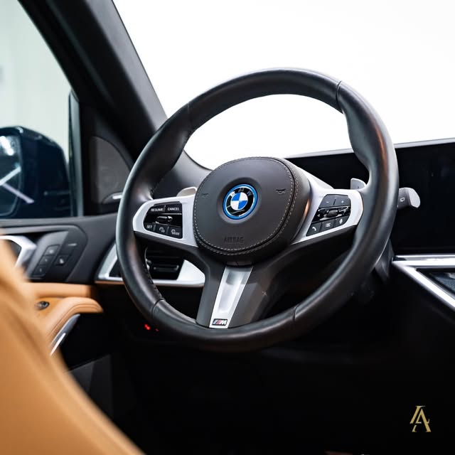 BMW X5 50E M SPORT - Imagem 16