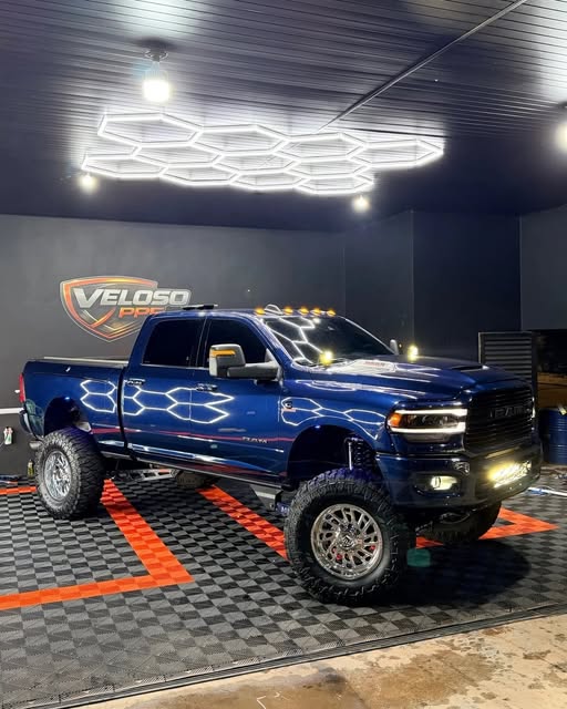 RAM 3500 LARAMIE NIGHT EDITION - Imagem 2