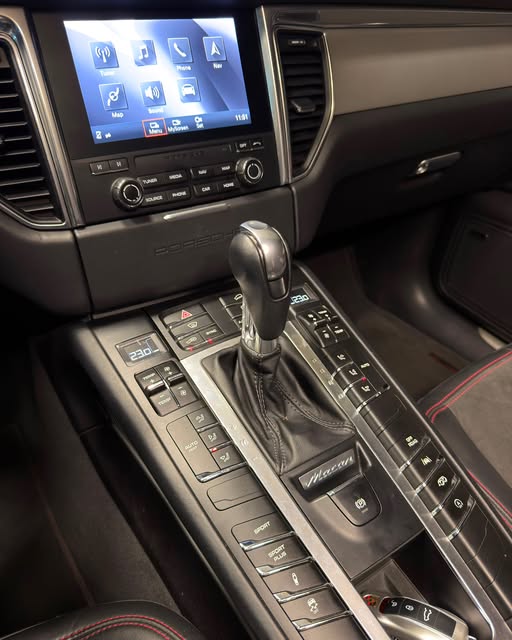 PORSCHE MACAN GTS - Imagem 4