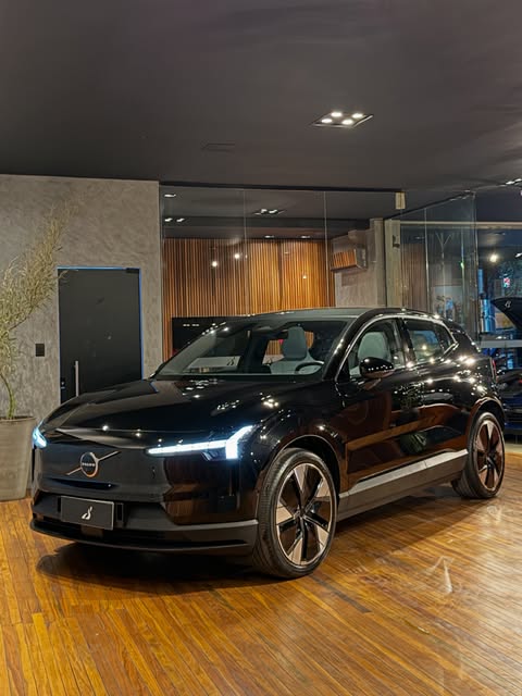 VOLVO EX30 - Imagem 1