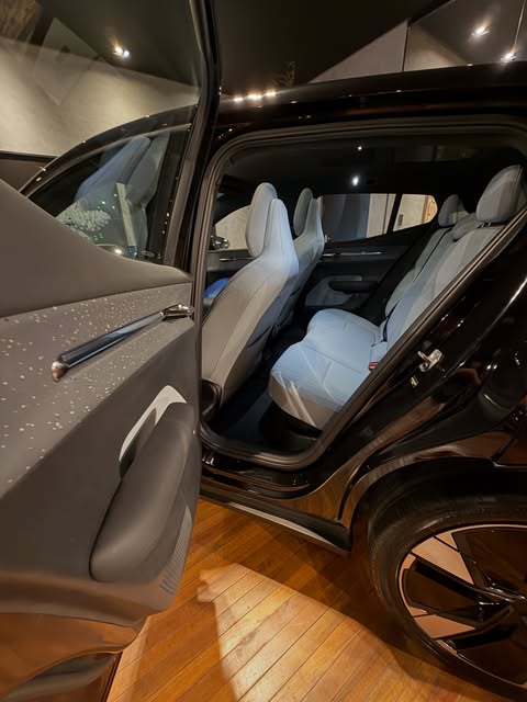 VOLVO EX30 - Imagem 9