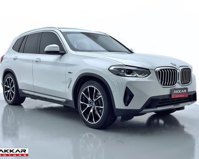 BMW X3 XDRIVE30E X LINE - Imagem 9