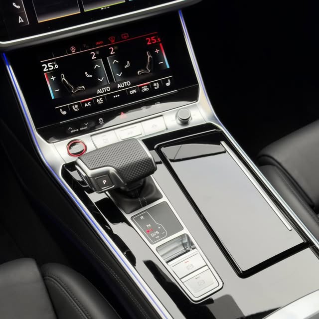 AUDI RS6 AVANT 4.0 TFSI QUATTRO BI-TURBO V8 - Imagem 2