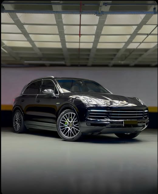 PORSCHE CAYENNE E-HYBRID - Imagem 1