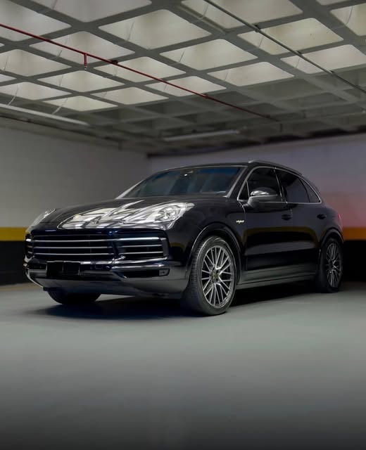 PORSCHE CAYENNE E-HYBRID - Imagem 3