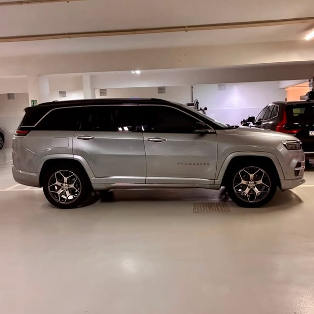 JEEP COMMANDER OVERLAND T270 - Imagem 4