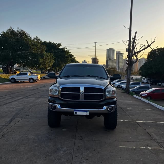 DODGE RAM 2500 SLT - Imagem 2