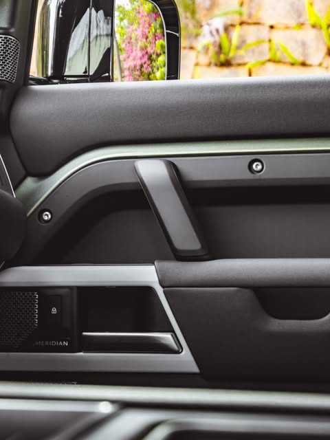 LAND ROVER DEFENDER 110 SE - Imagem 7