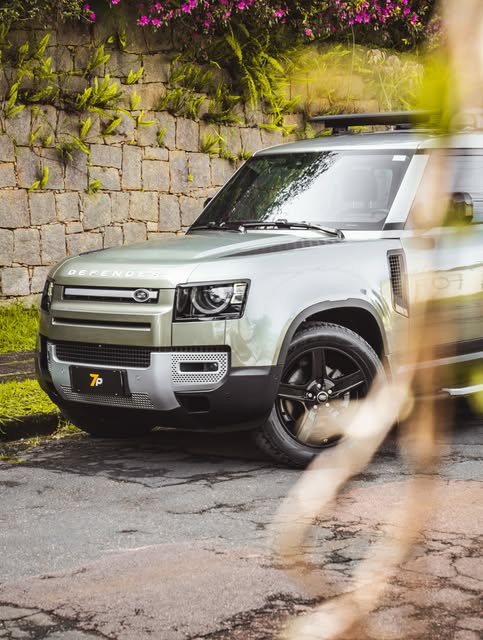 LAND ROVER DEFENDER 110 SE - Imagem 8