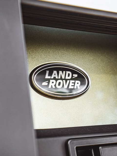 LAND ROVER DEFENDER 110 SE - Imagem 9