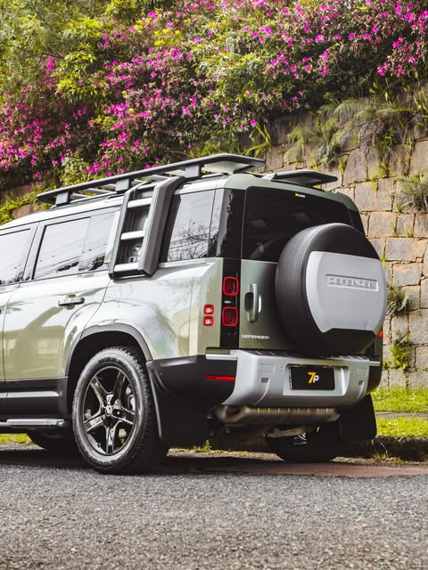 LAND ROVER DEFENDER 110 SE - Imagem 10