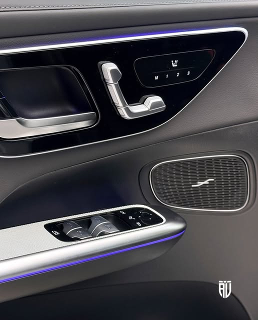 MERCEDES-BENZ GLC 300 AMG LINE - Imagem 11