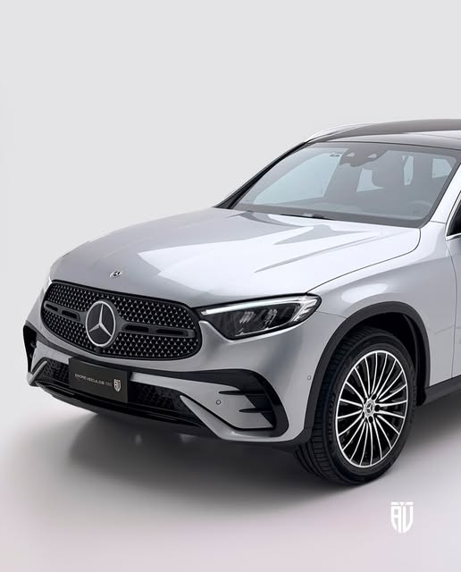 MERCEDES-BENZ GLC 300 AMG LINE - Imagem 3