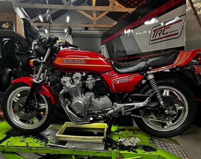 HONDA CB 750 FOUR - Imagem 4