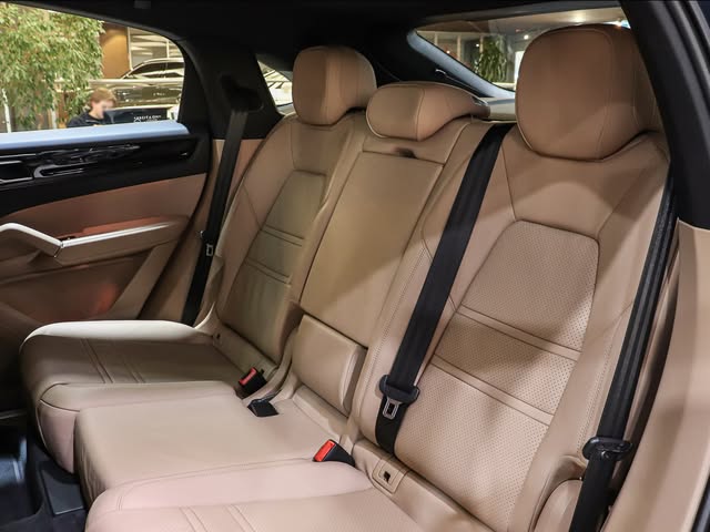PORSCHE CAYENNE E-HYBRID - Imagem 8