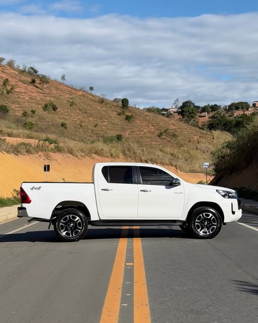 TOYOTA HILUX SRX - Imagem 3