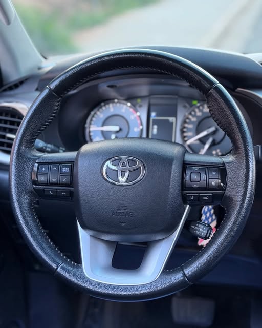 TOYOTA HILUX SRX - Imagem 6