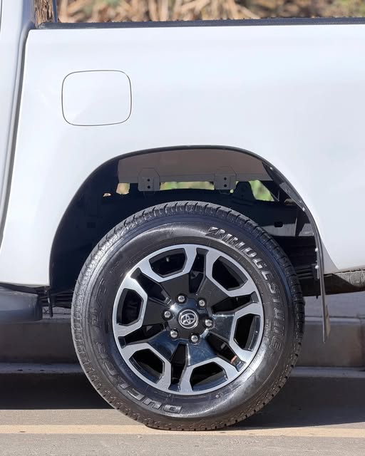 TOYOTA HILUX SRX - Imagem 8