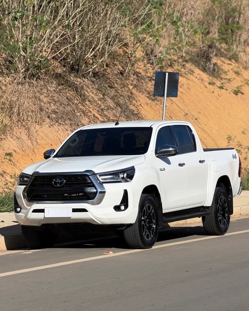TOYOTA HILUX SRX - Imagem 9