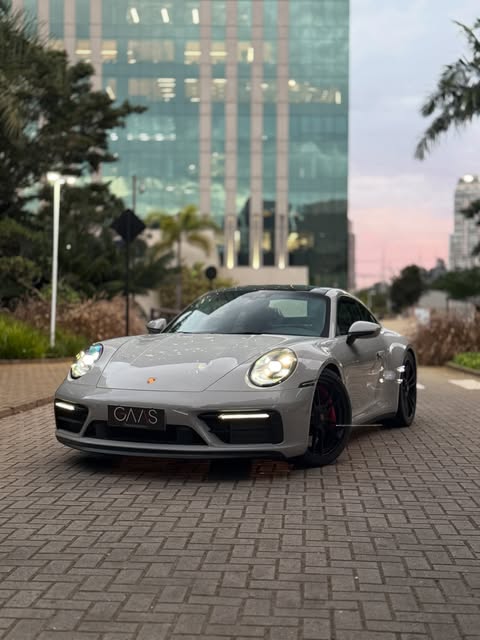 PORSCHE 911 CARRERA 4 GTS - Imagem 1