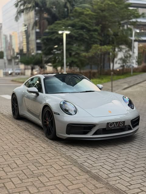 PORSCHE 911 CARRERA 4 GTS - Imagem 3