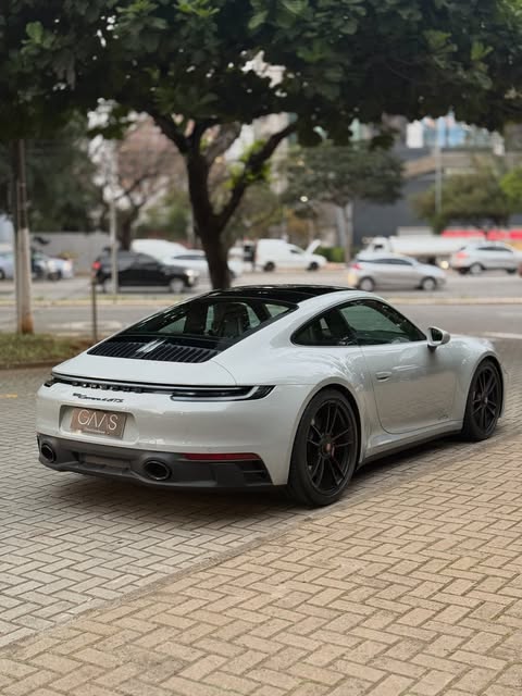 PORSCHE 911 CARRERA 4 GTS - Imagem 4