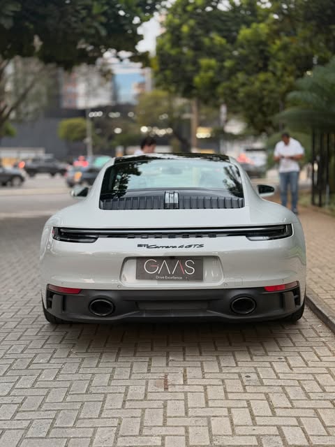 PORSCHE 911 CARRERA 4 GTS - Imagem 5