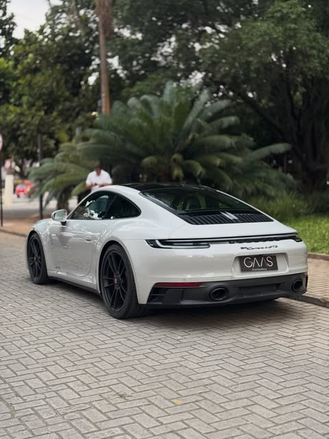 PORSCHE 911 CARRERA 4 GTS - Imagem 6