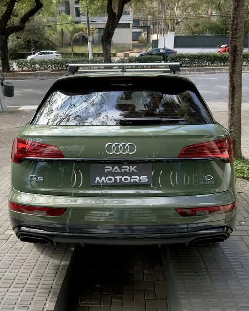 AUDI Q5 SPORTBACK S LINE BLACK - Imagem 6