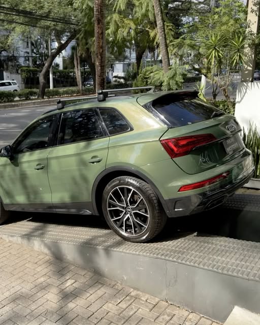 AUDI Q5 SPORTBACK S LINE BLACK - Imagem 7