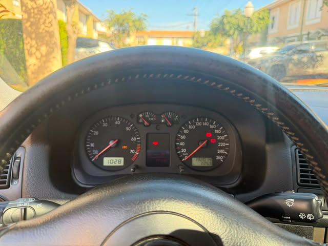 VOLKSWAGEN GOLF GTI - Imagem 8