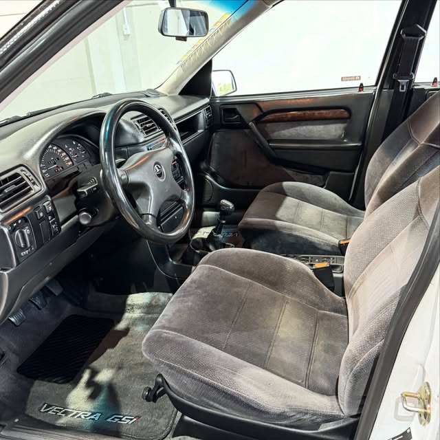 CHEVROLET VECTRA GSI - Imagem 12