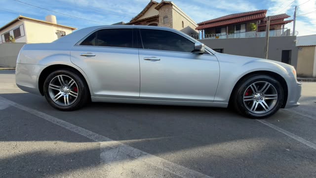 CHRYSLER 300C - Imagem 4