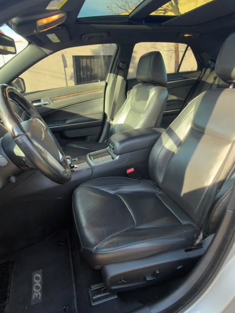 CHRYSLER 300C - Imagem 9