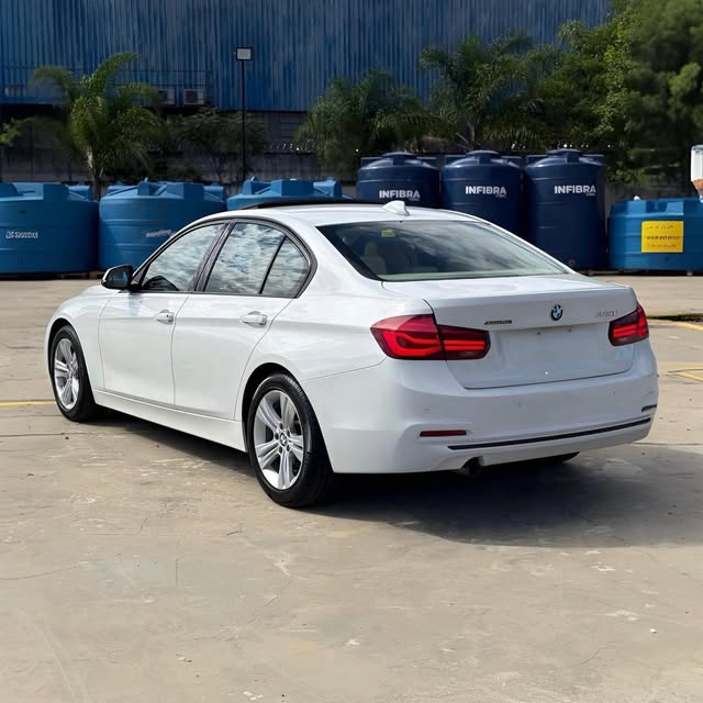 BMW 320I SPORT GP - Imagem 3