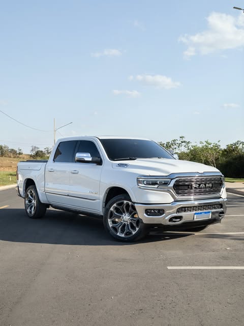 RAM 1500 LIMITED - Imagem 1