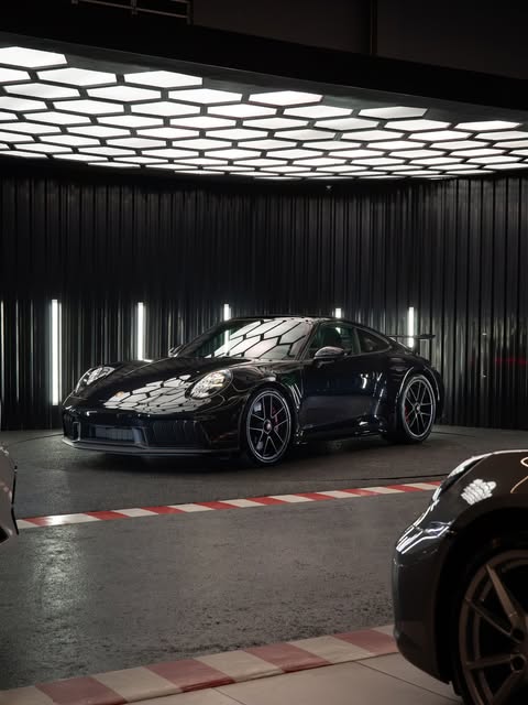 PORSCHE 911 CARRERA GTS - Imagem 2