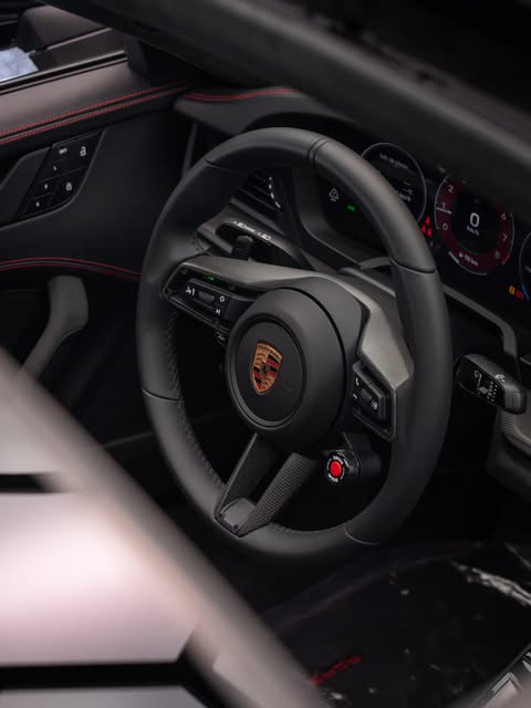PORSCHE 911 CARRERA GTS - Imagem 11
