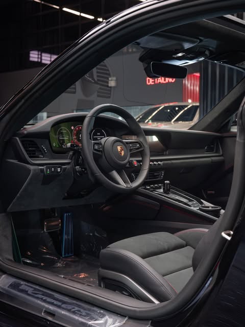 PORSCHE 911 CARRERA GTS - Imagem 9