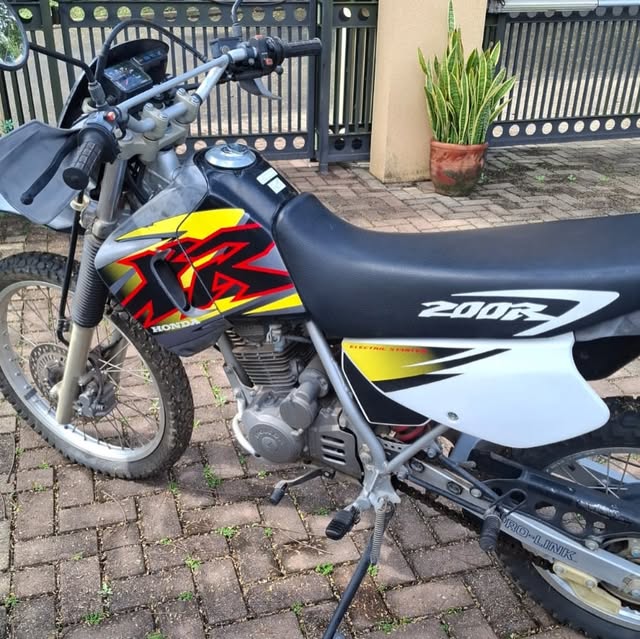 HONDA XR 200 R - Imagem 1