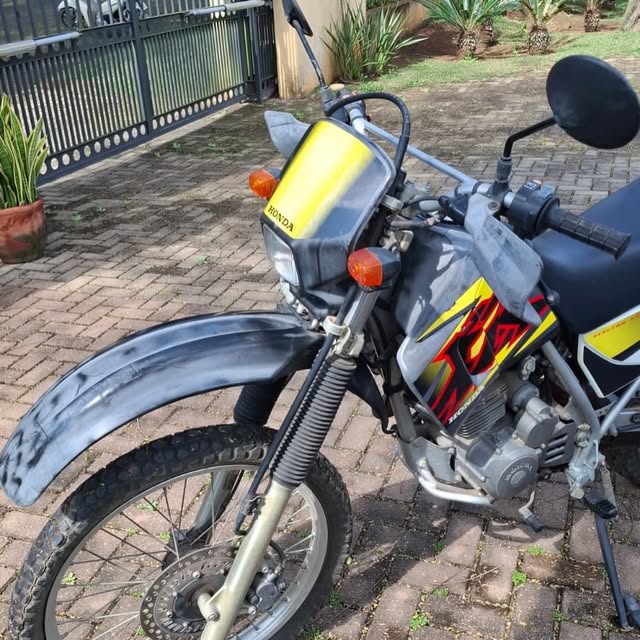 HONDA XR 200 R - Imagem 12