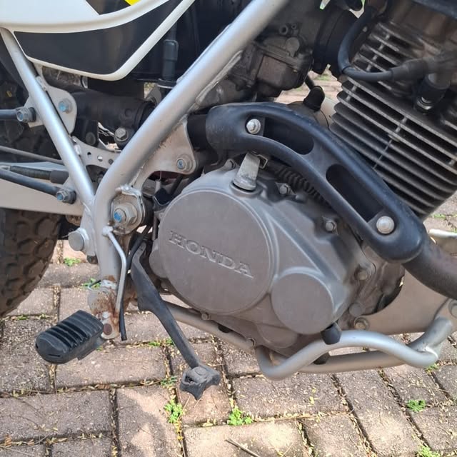 HONDA XR 200 R - Imagem 6