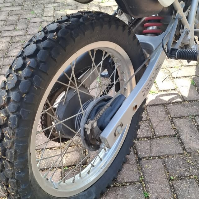 HONDA XR 200 R - Imagem 7