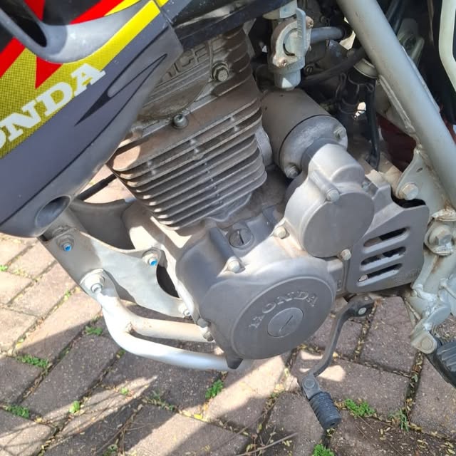 HONDA XR 200 R - Imagem 9