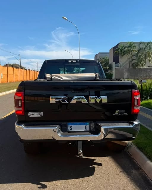 RAM 3500 LONGHORN LIMITED - Imagem 4