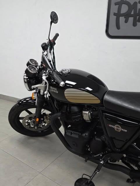 ROYAL ENFIELD INTERCEPTOR - Imagem 15