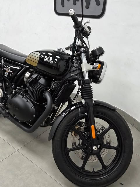 ROYAL ENFIELD INTERCEPTOR - Imagem 7