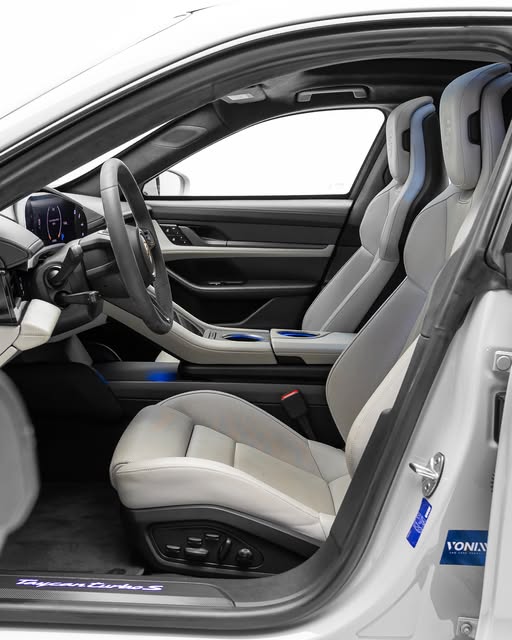 PORSCHE TAYCAN TURBO S - Imagem 4